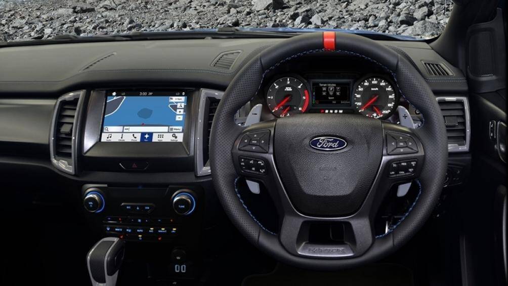 Bảng điều khiển hành trình trung tâm xe Ford Ranger